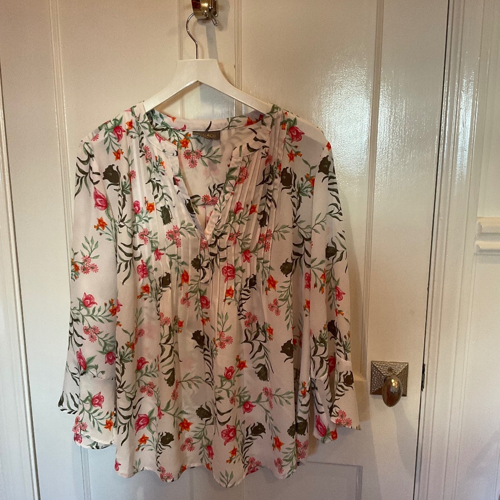 Style & Company floral blouse with pleat and ruffle detail, XL